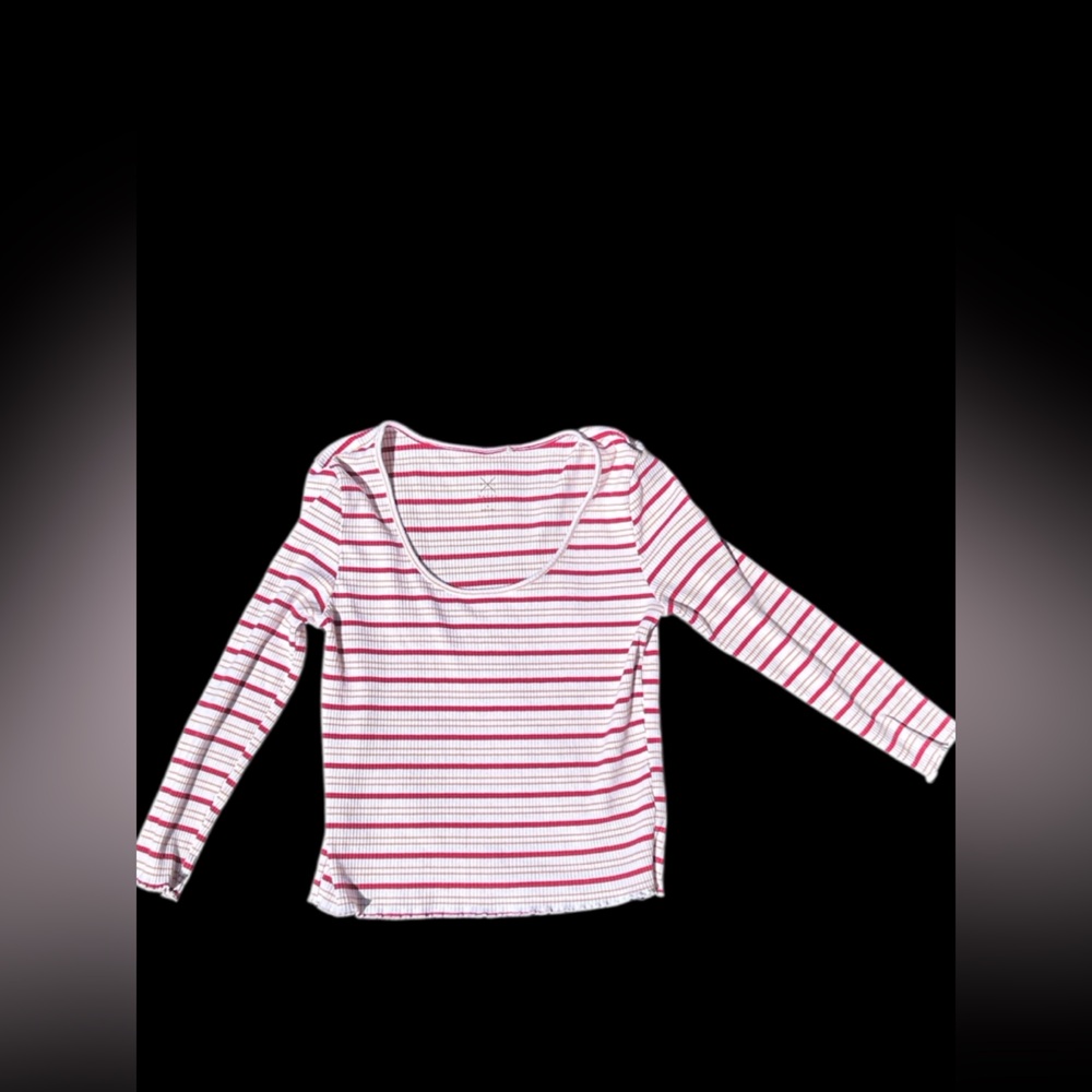 ✨White and pink striped long sleeve top✨